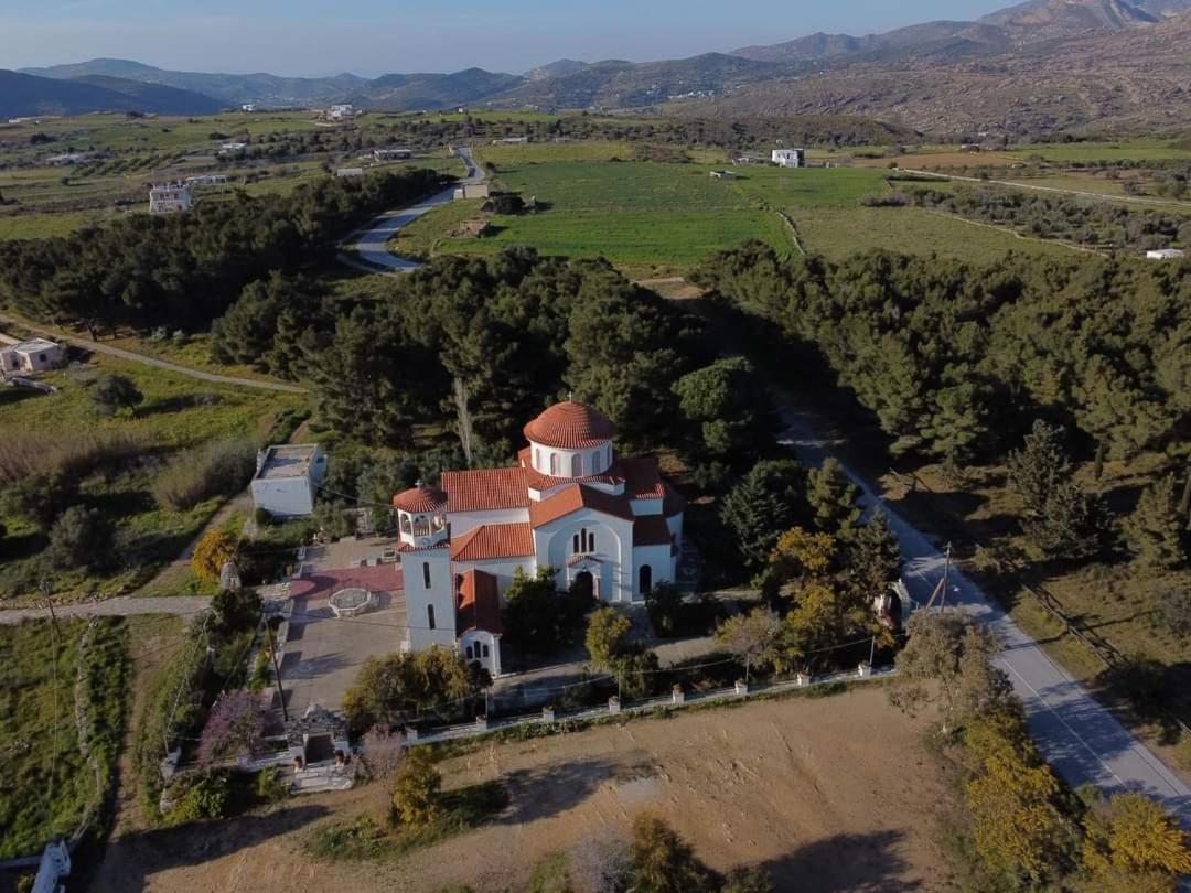 Ano SangrionRhykkes Farmhouse With Viewアパートメント エクステリア 写真